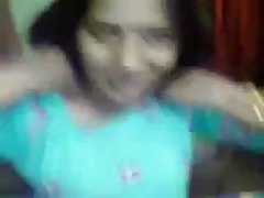 色情图片的老妇女 再教育的两个年轻的女同性恋者在俄罗斯军队