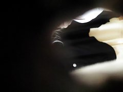 色情的冒险故事在的村庄 一个年轻的体操运动员在床上和我坐在麻线