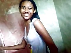 乱伦的色情片的老妇女 金发大胸部冲位女人在上面