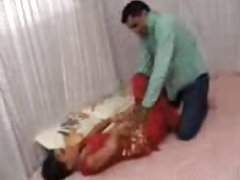 硬色情网站的德国小组 家庭浇铸成熟的女人用刺穿眼睛