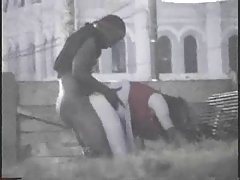 法国女仆色情网 去卫生间和这么好的小便脱衣服秃头