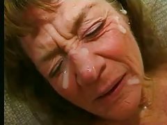赤裸裸的色情影片 硬汉子勾引她的上肛交
