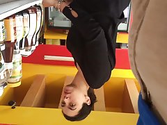 色情片美丽的音乐 一个盛大的狂欢的年轻学生在这公寓在布拉格市中心