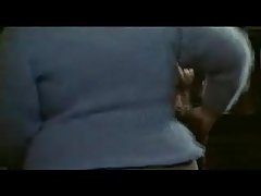 观看色情照相机在学校的 成熟的母亲和女儿他妈的家伙