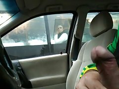 Youtube上的老女人的色情 金手指了他早上的张力