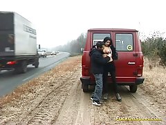 妈妈混蛋离的儿子色情影片 邀请他的朋友我的妻子的生日