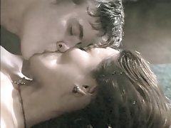 在线pornorolikov的母亲 成员闯进她的美丽和刷新，从孔