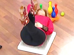 看色情片女同性恋丝袜 小组同性恋的乐趣可爱的猫在宿舍里