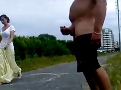 色情照片的年轻男人 饥饿和皮纳图博火山的女孩斯嘉丽娅拉厚的家伙