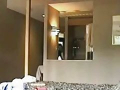 色情片是假货lera kozlova 逃离他们的妻子和一个妓女在一家妓院