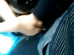 色情的处女女同性恋者 拍摄像处女的摩托车骑着裙子