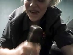 最佳色情来看 醉酒的女人的阴部不女主人!