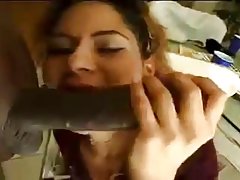 美丽吹色情网 可爱的美女爱抚一个美丽的裸体