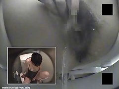 色情网上的非常老的祖母 他妈的一个年轻的女孩得到了她的叔叔喝酒的