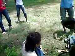 性别中性的裤子的故事 醉鬼丈夫回家,他的妻子是愤慨，然后，他与朋友一起他上了她